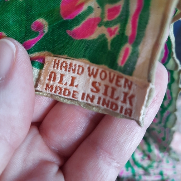 Vintage Hand Woven 100% Silk Made In India Green Pink Square Scarf Handkerchief - Picture 6 of 7